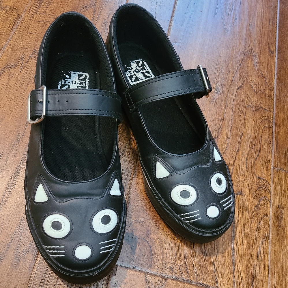 Kitty black Mary Jane shoes